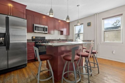 336 Elliot St, Newton MA 02464-1250 exterior