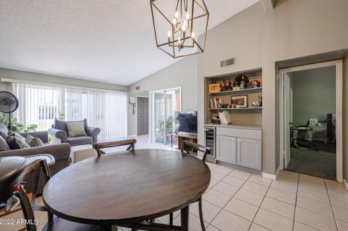 4924 Edgemont Ave, Phoenix AZ  85008-1621 exterior