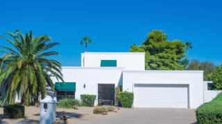 2 Tam Oshanter Dr, Phoenix, AZ 85022-4216