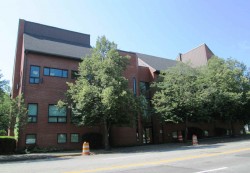 580 Washington St, Newton, MA 02458-1418