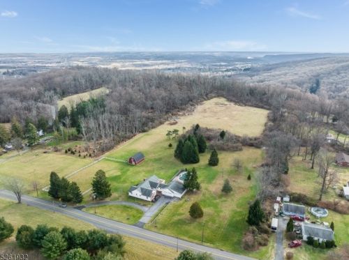 486 Adamic Hill Rd, Milford NJ  08848-1742 exterior