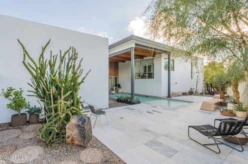 3153 48th St, Phoenix AZ  85018-6564 exterior