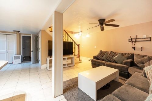 71 Paul Revere Ter, Taunton MA  02780-3813 exterior