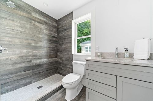 363 Pleasant St, Milton MA  02186-4764 exterior