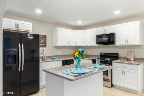 2947 81 Ave, Phoenix AZ 85033-4703 exterior