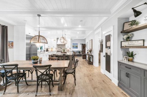 61 Winding Way, Little Silver NJ 07739-1720 exterior