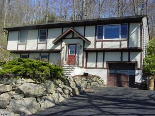 162 Upper Lakeview Ave, Skyline Lakes NJ  07456-2832 exterior