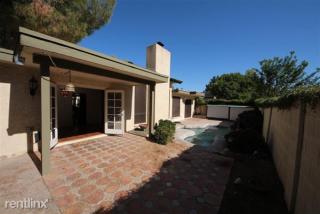 201 Echo Ln, Phoenix AZ  85020-3571 exterior
