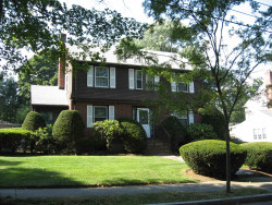 12 Bunker Ln, Newton, MA 02465-1706