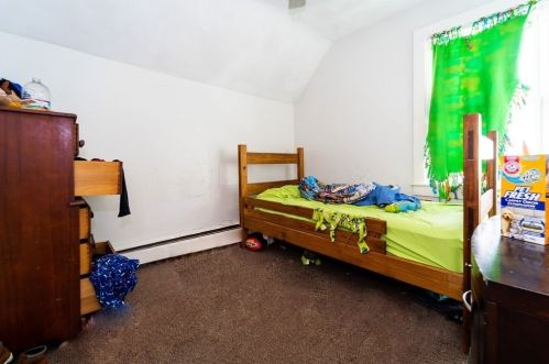 6 Lawrence St, Taunton MA 02780-1765 exterior