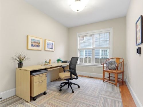 51 Mann Ave, Needham MA 02492-4533 exterior