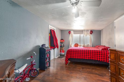 3851 63 Dr, Phoenix AZ 85033-5204 exterior