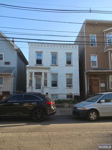 144 Johnston Ave, Kearny, NJ 07032-2326