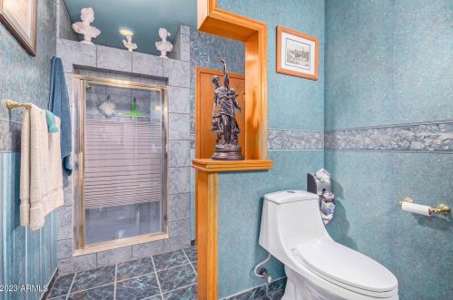 4210 Country Gables Dr, Phoenix AZ 85053-4528 exterior