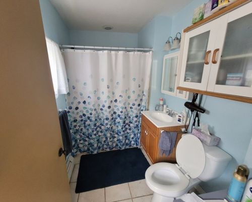 580 Weetamoe St, Fall River MA 02720-5643 exterior