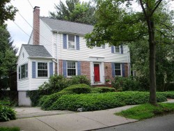 98 Oakdale Rd, Newton, MA 02461-1813