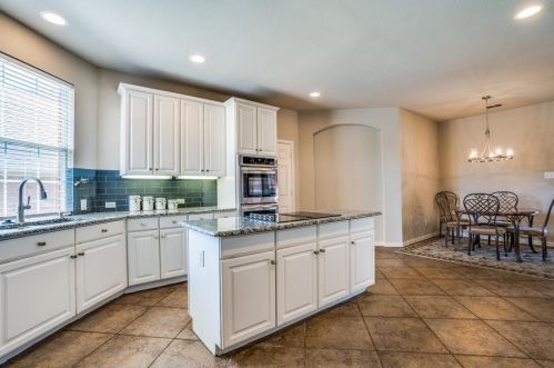 2709 Oakland Hl Dr, Plano TX 75025-6448 exterior