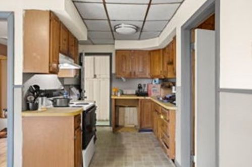 6 Carlstad St, Worcester MA 01607-1508 exterior