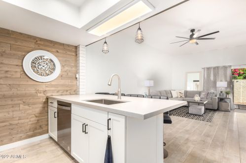 4927 43rd St, Phoenix AZ 85050-3358 exterior