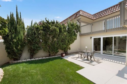 1 Satinwood Way, Irvine CA  92612-2111 exterior