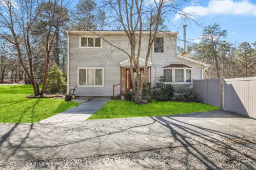 90 Willow Dr, Jackson Twp NJ  08527-3842 exterior