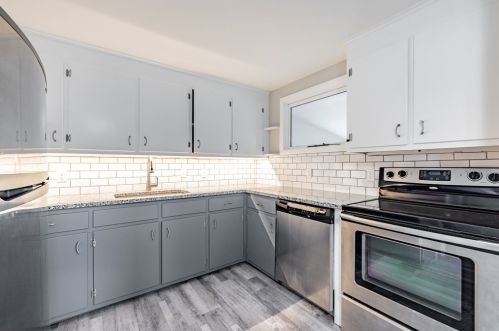 135 Main St, South Hadley MA  01075-2805 exterior