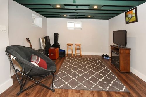 150 Donnellan Cir, Weymouth MA  02191-1763 exterior