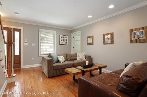 26 Orch Pl, Little Silver NJ 07739-1428 exterior