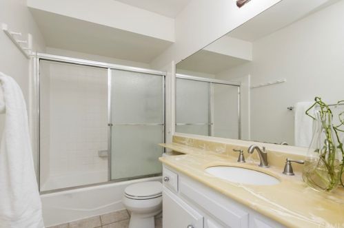 6 Palamedes, Irvine CA 92604-1930 exterior