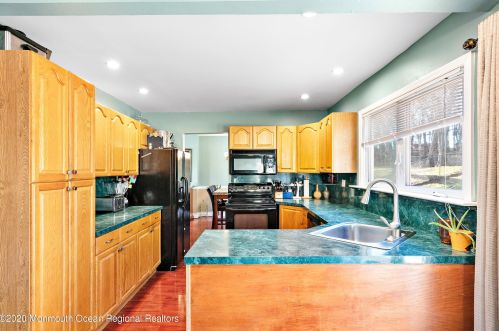 82 Buckingham Dr, Jackson Twp NJ 08527-2640 exterior