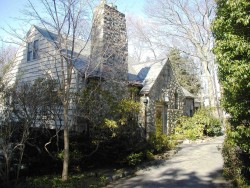 70 Oldham Rd, Newton, MA 02465-2329