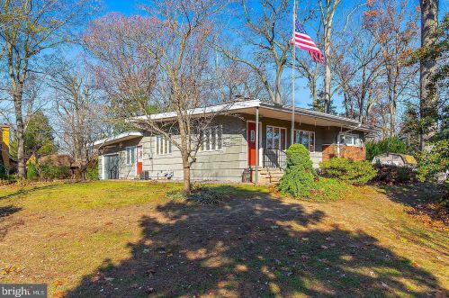 46 Lewis Ave, West Deptford, NJ 08096-5516