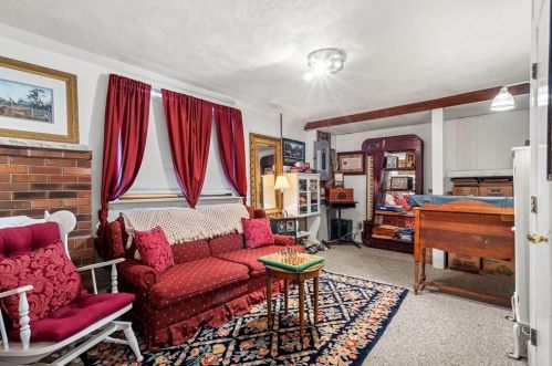 293 Washington St, Gloucester MA 01930-4815 exterior