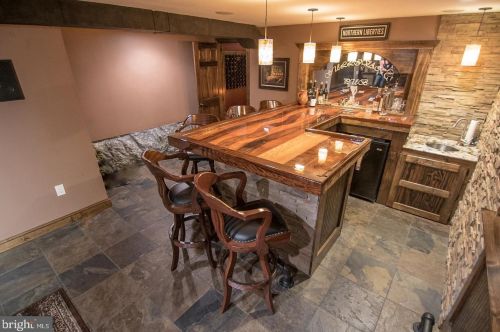 985 6th St, Philadelphia PA  19123-1405 exterior