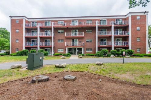 26 Greentree Ln, Weymouth MA  02190-2053 exterior