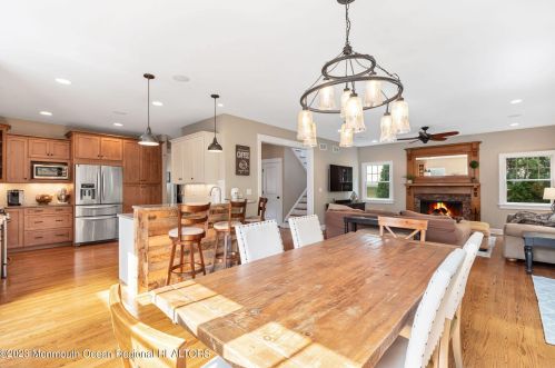 210 White Rd, Little Silver NJ 07739-1137 exterior