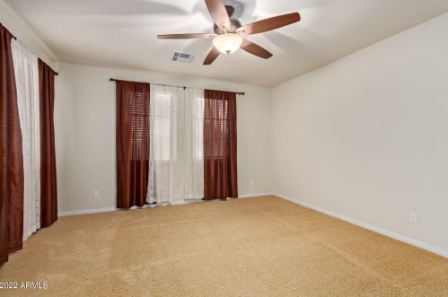 21845 39 St, Phoenix AZ 85018-7130 exterior