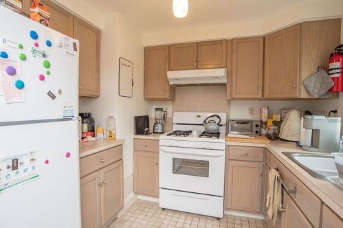 94 Langley St, Fall River MA 02720-4004 exterior