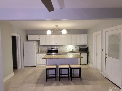 57 Louis St, Carteret NJ  07008-2104 exterior