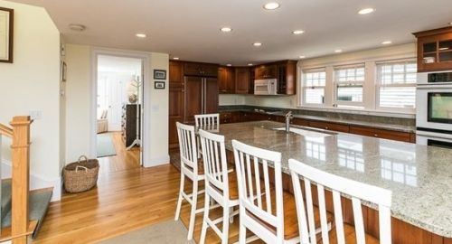 1 Main St, Rockport MA 01966-1513 exterior