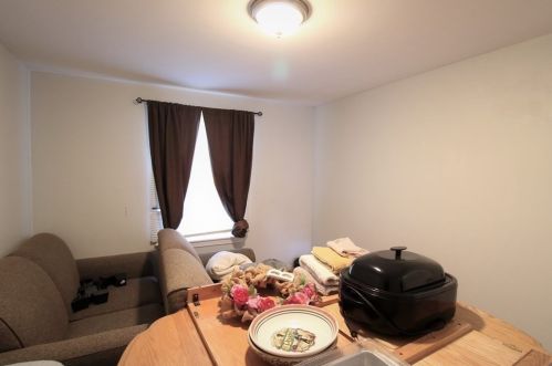 103 Pennsylvania Ave, Fall River MA 02726-3703 exterior