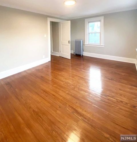 174 Stuyvesant Ave, Kearny NJ  07032-3750 exterior