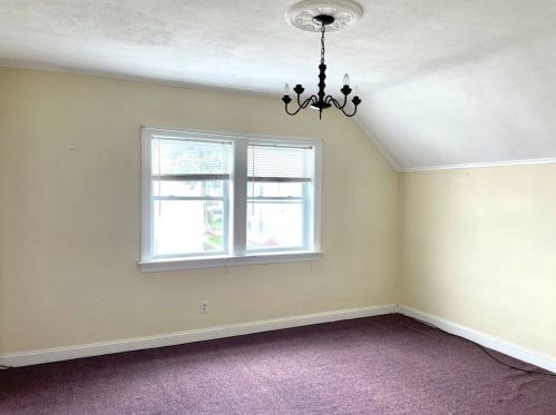 249 Griffin St, Fall River MA 02724-2735 exterior