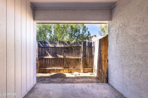 2528 Belmont Ave, Phoenix AZ 85051-6618 exterior