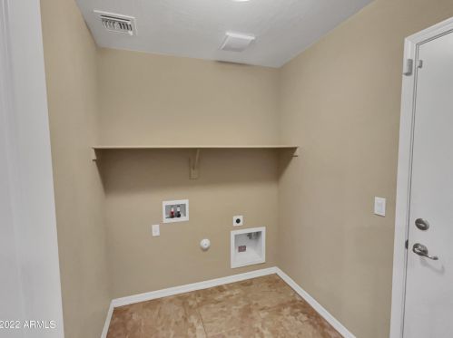 5521 27 Dr, Phoenix AZ 85045-2210 exterior