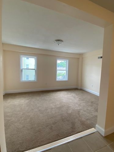 12 Lyon St, Worcester MA 01604-3622 exterior