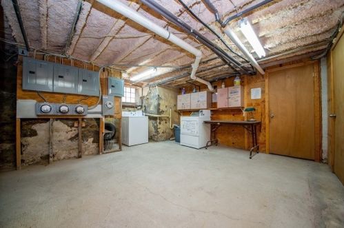 328 Broadway, Fall River MA 02724-2903 exterior