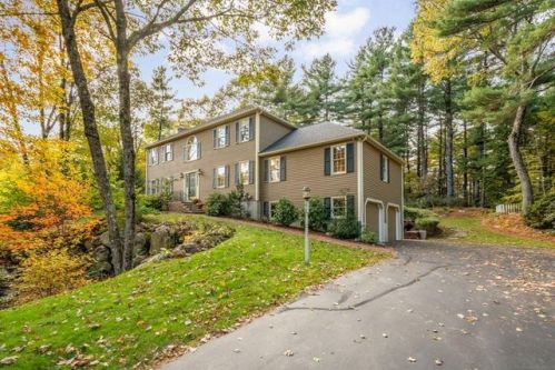 278 Sycamore Dr, Holden MA  01520-1148 exterior