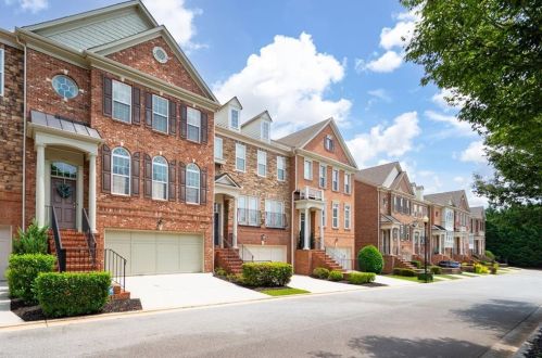 2203 Cumberland Pkwy, Atlanta GA  30339-4508 exterior