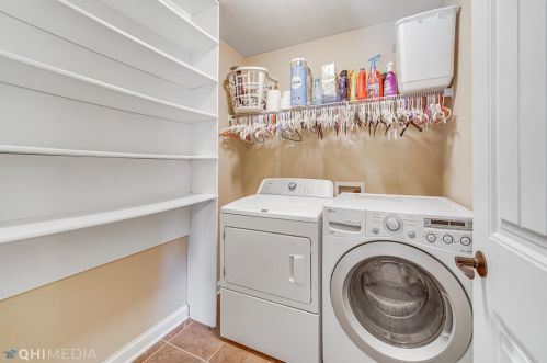 7 Shakespeare Dr, Valpo IN 46383-4129 exterior